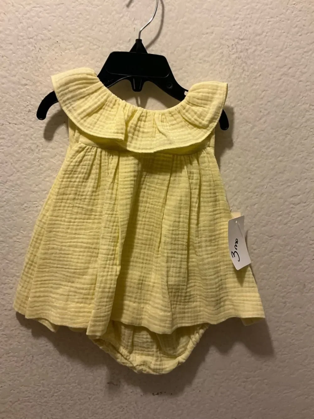 Sophie & Lucas pale yellow